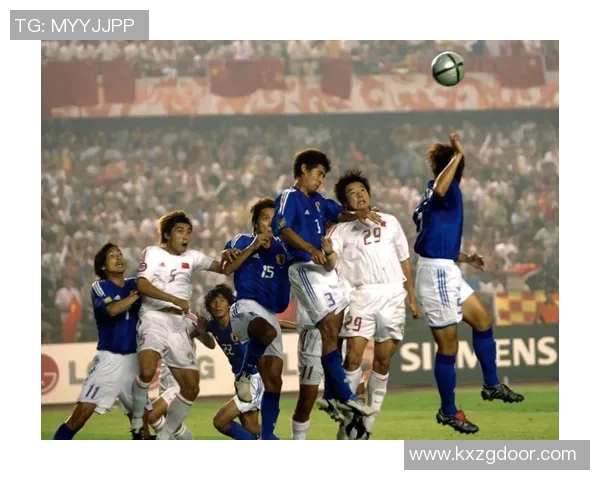 球迷热情追随足球明星的足迹与情感连接探索