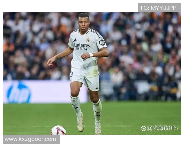 足球6号球员：揭秘世界顶级球星背后的风采与实力