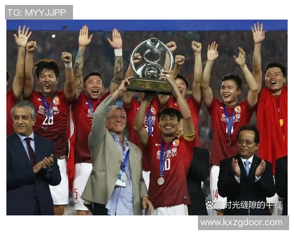 足球巨星回归母队揭示深层原因球迷反响热烈