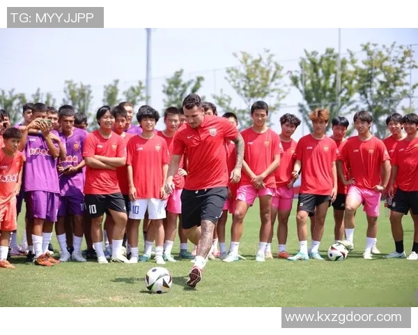 中国足球32号球星奋勇拼搏引领球队重燃希望书写绿茵场全新传奇 中国足球32号球星奋勇拼搏引领球队重燃希望书写绿茵场全新传奇